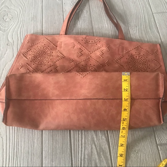 STREET LEVEL Suede Shoulder Bag Fully with Single Snap Closure in Red/Brown - Picture 12 of 14